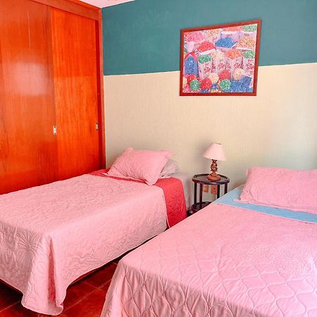 Colorful Family Condo With Terrace And Free Parking Guanajuato Exterior foto