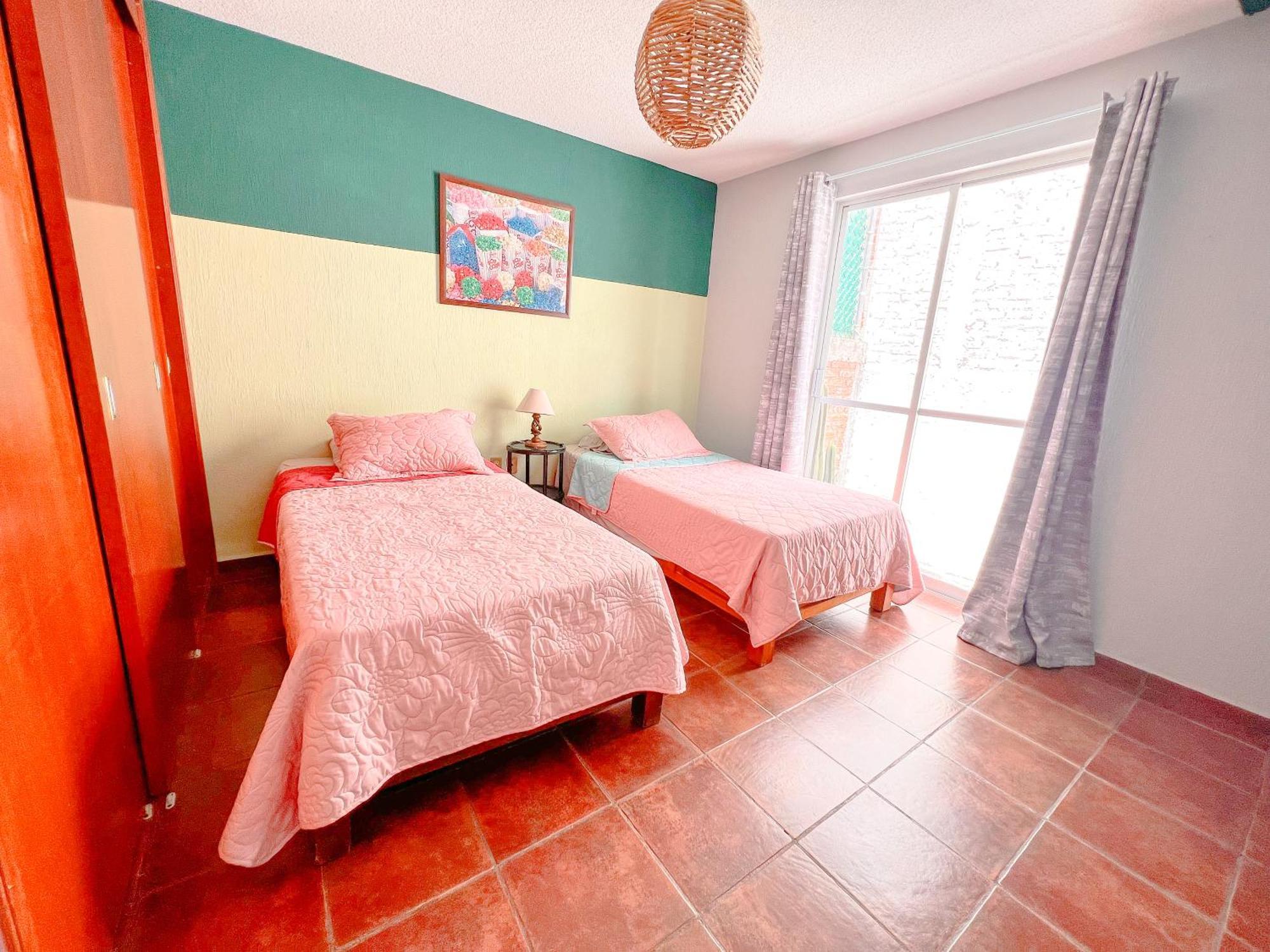 Colorful Family Condo With Terrace And Free Parking Guanajuato Exterior foto